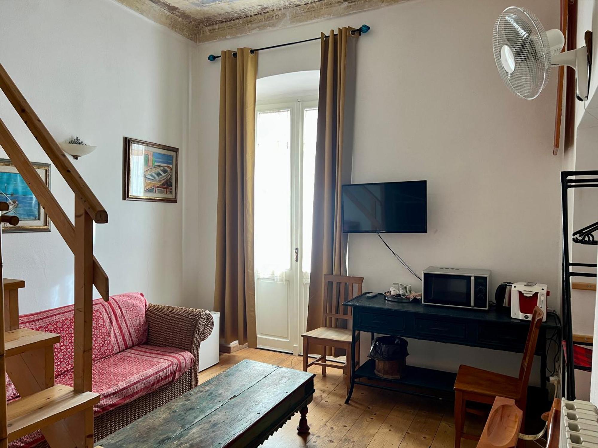 B&B Le Finestre Su Via Cavour Sassari Quarto foto
